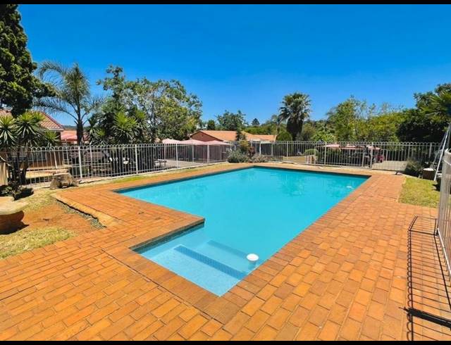 3 BEDROOM TOWNHOUSE FOR SALE IN WINCHESTER HILLS